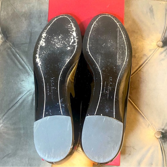EUC FERRAGAMO Varina Patent Leather Ballet Flats - Size 7 - Picture 8 of 12